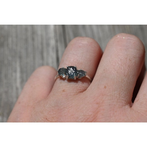 Raw Sapphire Ring, unique Engagement Ring, Uncut gemstone Ring, Montana - Picture 4 of 6